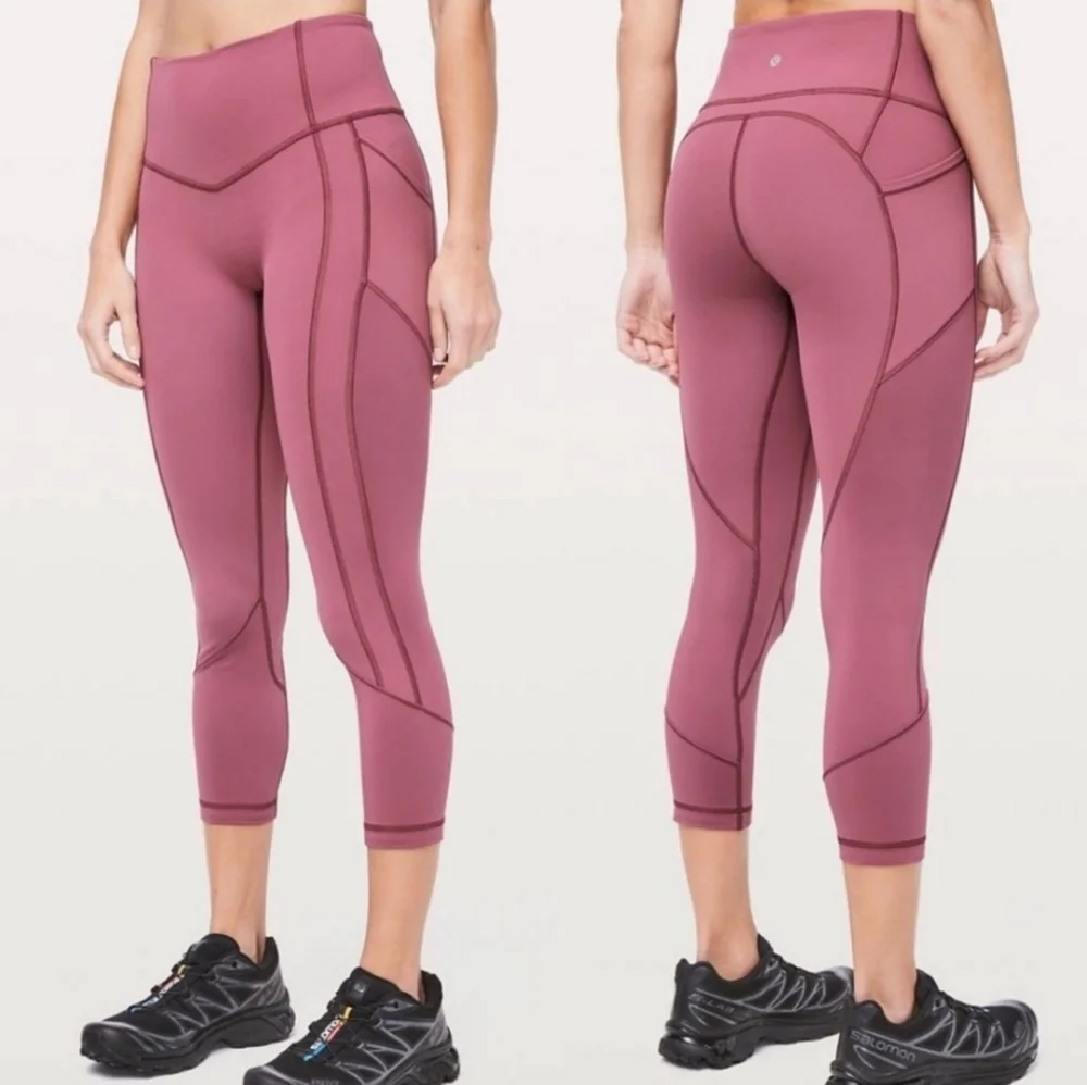 NWOT Lululemon All The Right Places Crop II *23